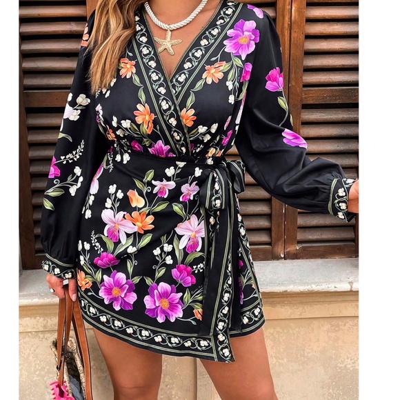 Plus Floral Print Side Tie Long Sleeve Romper - Picture 2 of 3